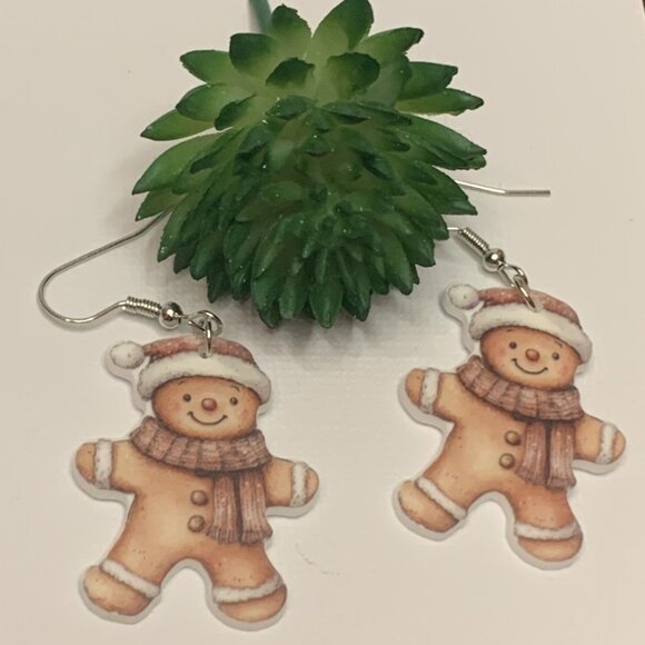 Gingerbread Man Earring, Christmas Earring, Gift Idea, Holiday Earring - Picture 2 of 4